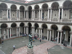 Milano brera cortile.jpg