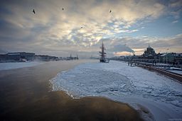 Sunset over Neva river.jpg