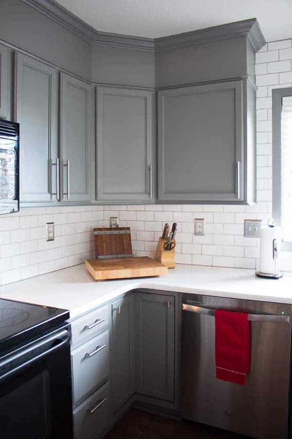 The Best Paint for Kitchen Cabinets - Benjamin Moore Advance Waterborne Alkyd Paint