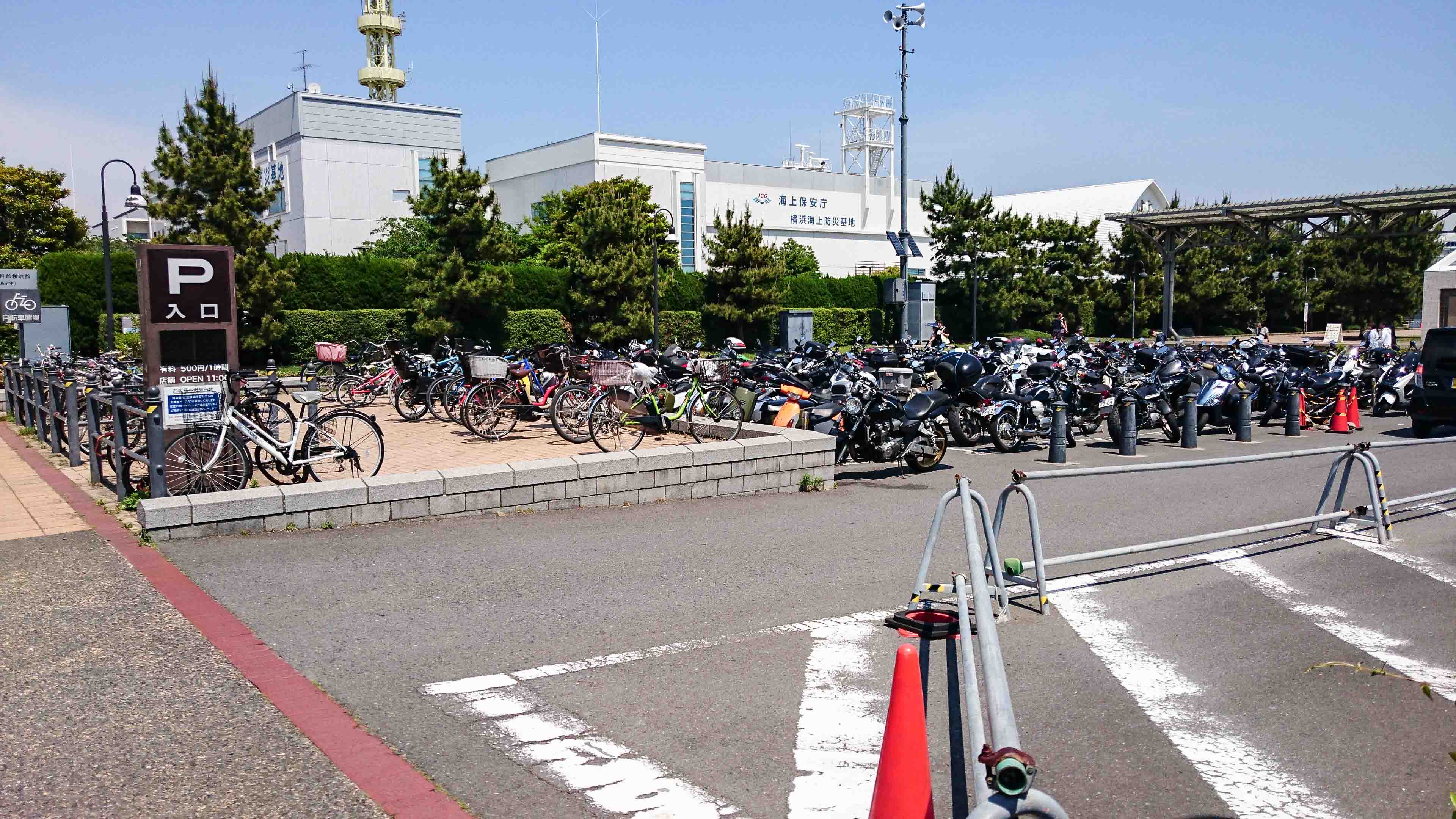 【無料！】横浜赤レンガパーク内バイク駐輪場に行ってみた！大型バイクは要注意！