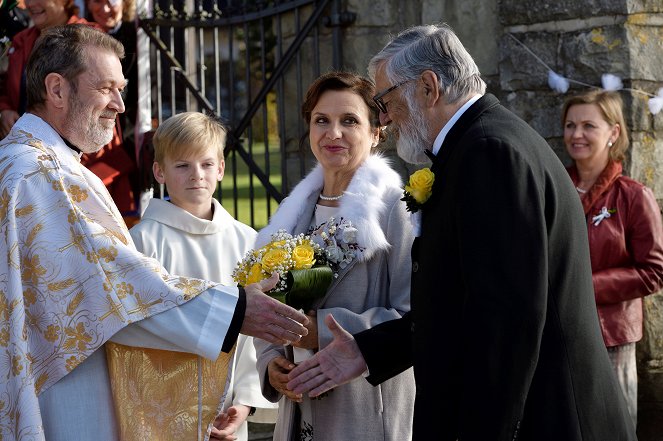 Jirí Bartoska and Veronika Freimanová in Strázmistr Topinka (2019)