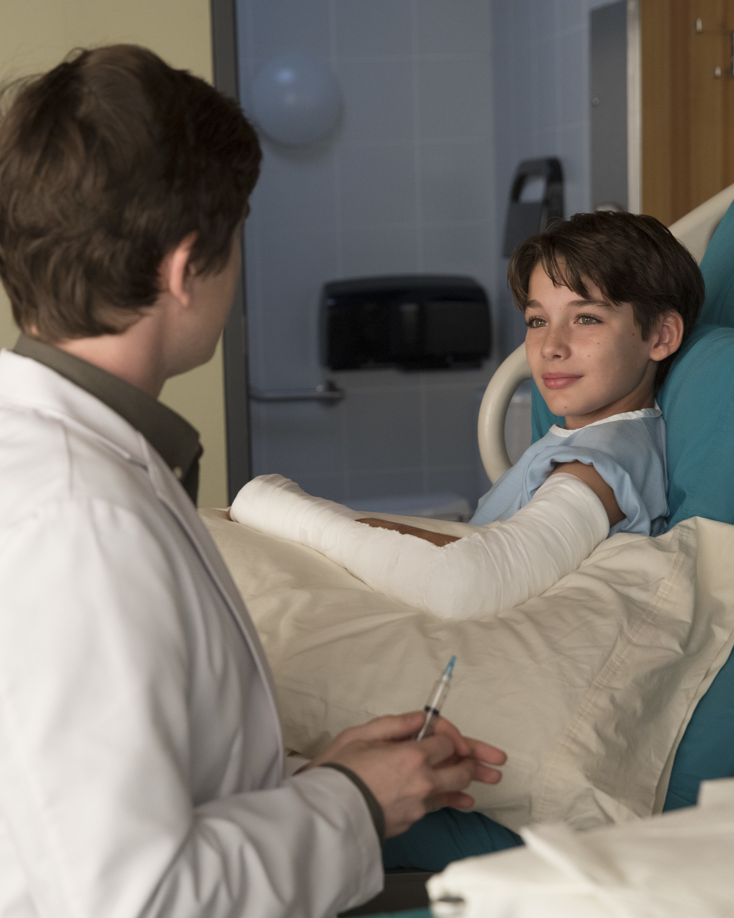 Freddie Highmore and Dylan Kingwell in The Good Doctor (2017)