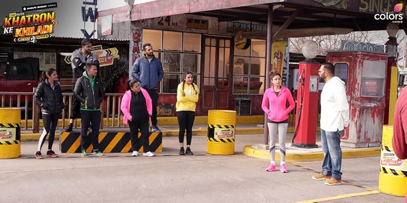 Aditya Narayan, Shamita Shetty, Rohit Shetty, Punit Pathak, Bharti Singh, Jasmin Bhasin, Aly Goni, and Ridhima Pandit in Fear Factor: Khatron Ke Khiladi (2008)