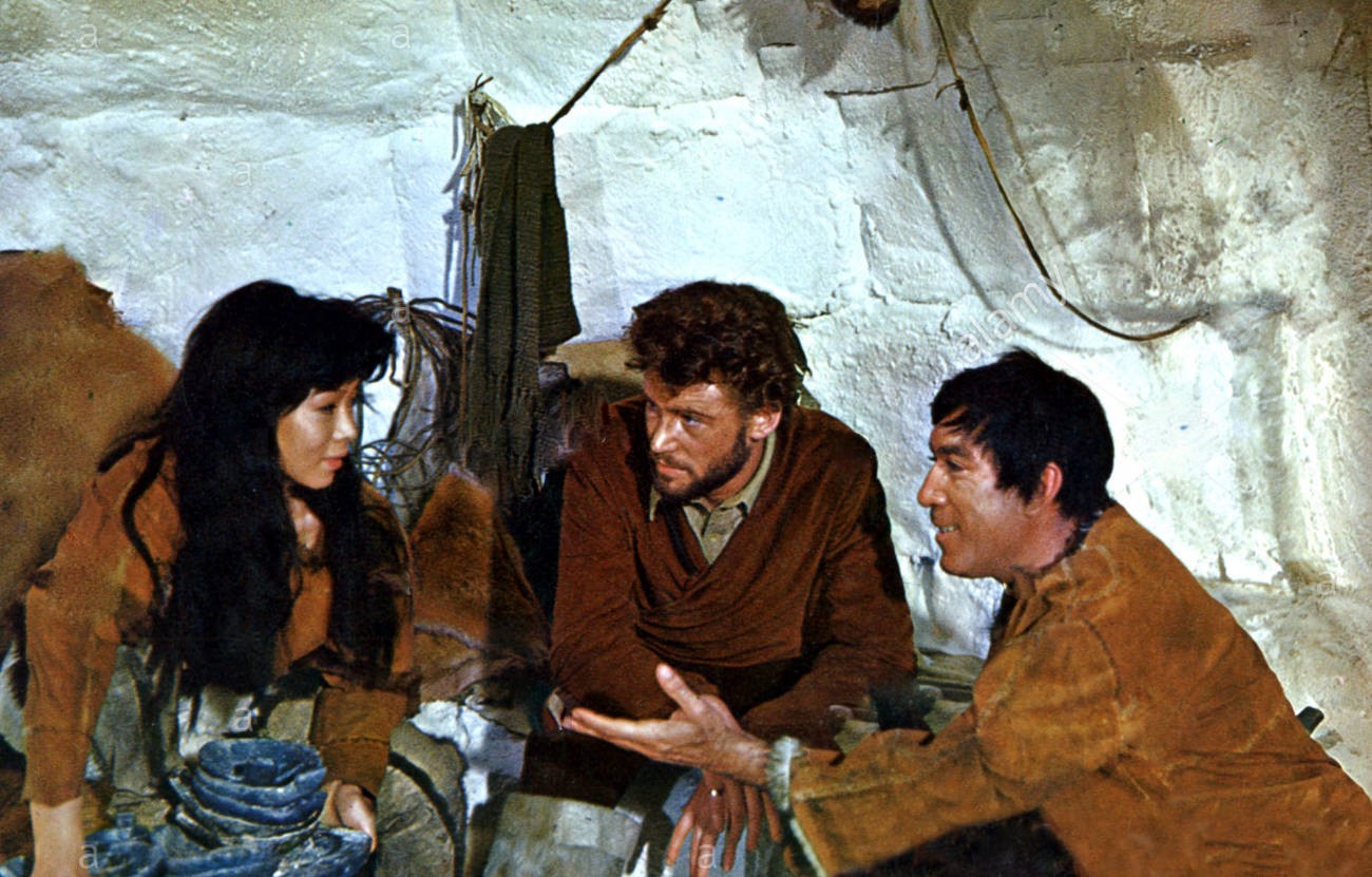 Anthony Quinn, Peter O'Toole, and Yôko Tani in The Savage Innocents (1960)