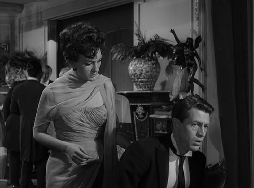 Claudio Brook and Lucy Gallardo in The Exterminating Angel (1962)