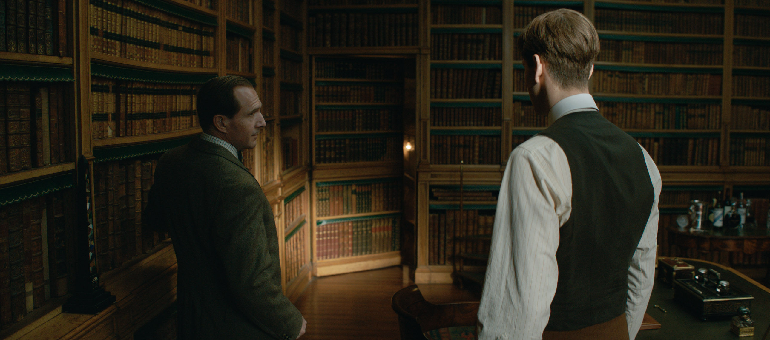 Ralph Fiennes and Harris Dickinson in The King's Man (2021)