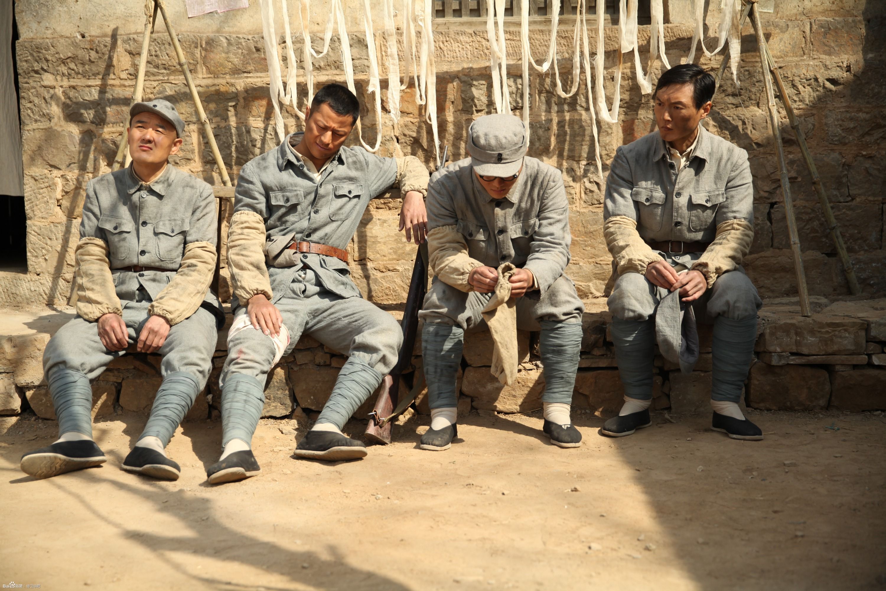 Weihua Zhong, Wang Wang, and Jiangguo Lin in Cai dao ban jian dao lian (2014)