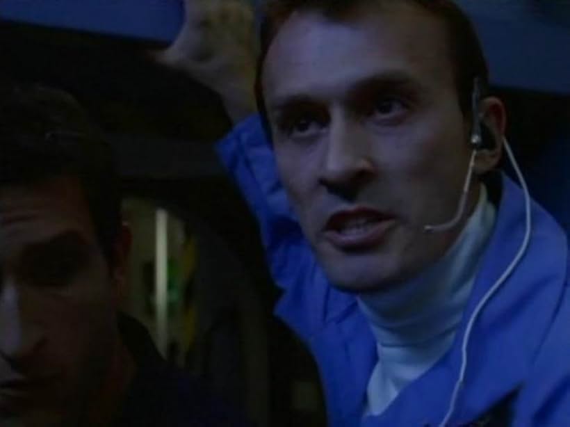 Robert Knepper and Jonathan LaPaglia in Seven Days (1998)