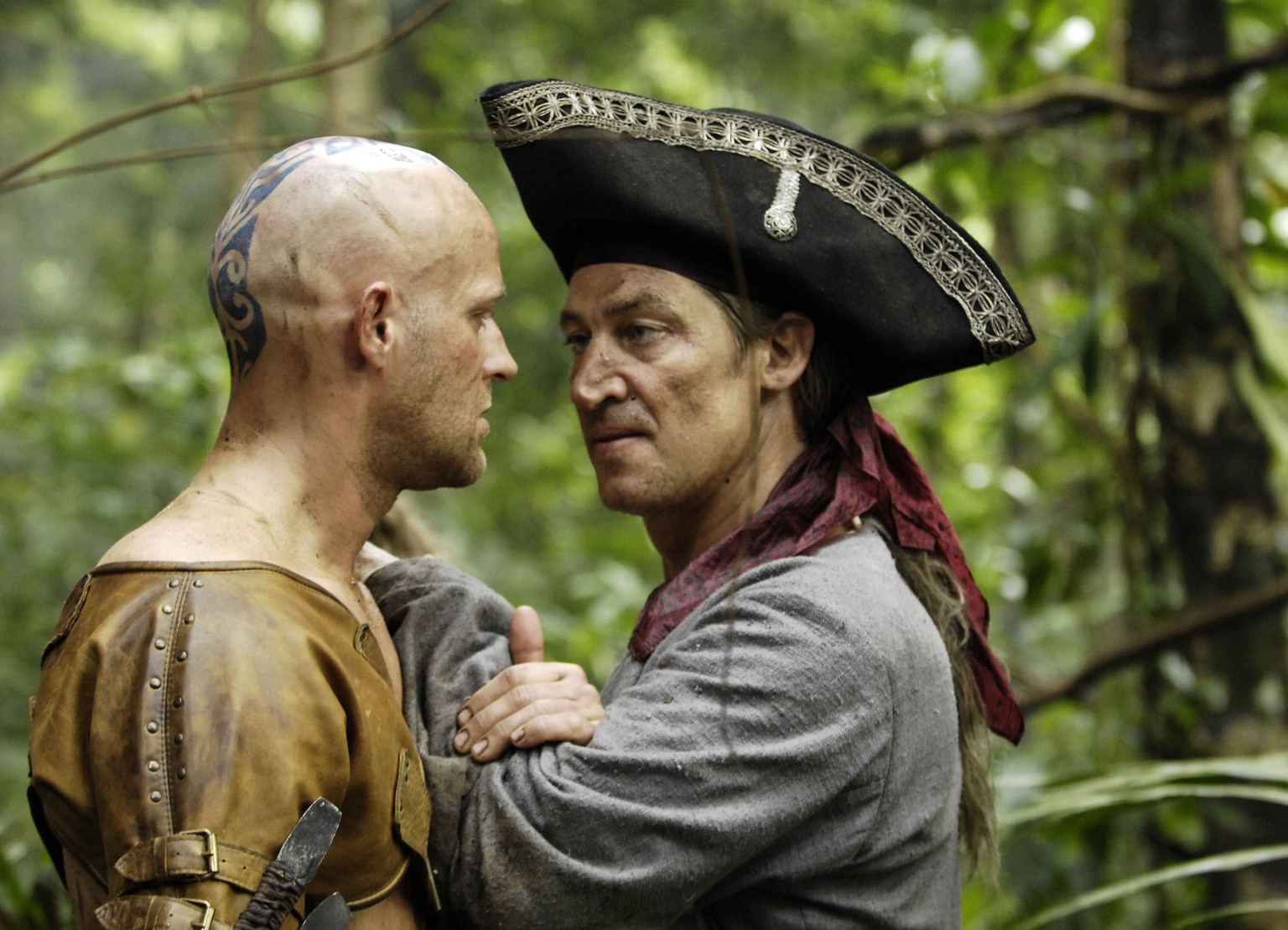 Tobias Moretti and Jürgen Vogel in Treasure Island (2007)