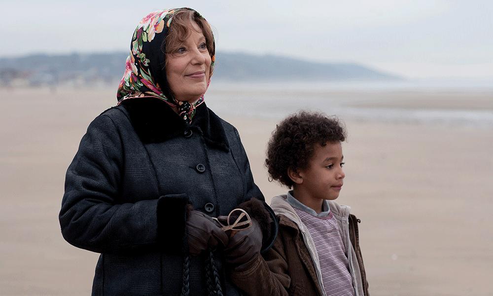 Bernadette Lafont and Ismaël Dramé in Paulette (2012)