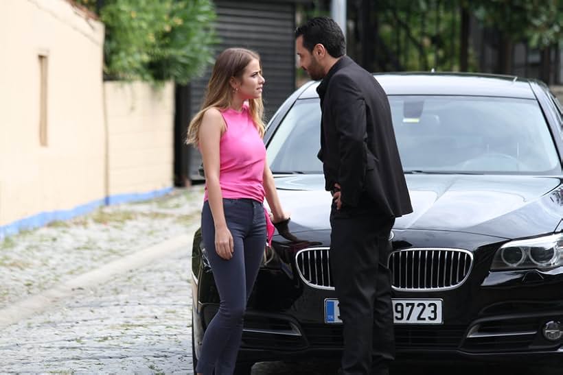 Ilayda Alisan and Onur Bilge in Rüya (2017)