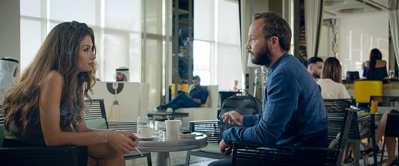 Leen Gherra and Maxim Khalil in The Platform (2020)