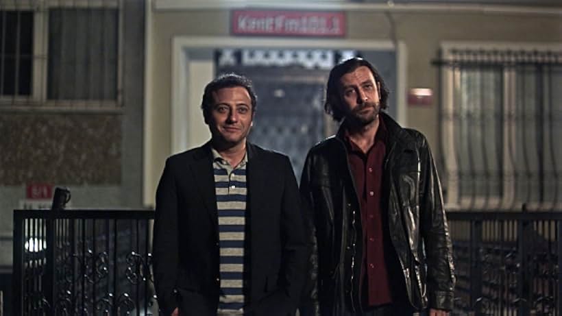 Nejat Isler and Yigit Özsener in Losers' Club (2011)