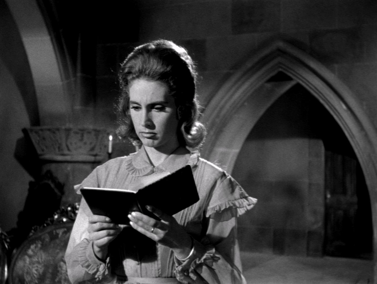 Rosita Arenas in The Witch's Mirror (1962)