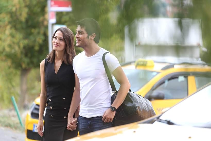 Gülper Özdemir and Berkay Hardal in Meleklerin Aski (2018)