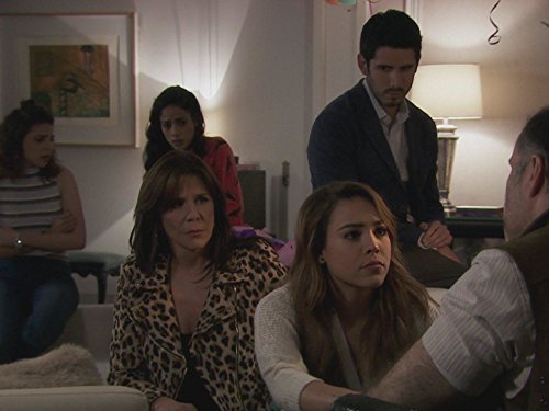 Odiseo Bichir, Rebecca Jones, Danna Paola, Gisselle Kuri, Claudio Roca, and Fátima Molina in La Doña (2016)