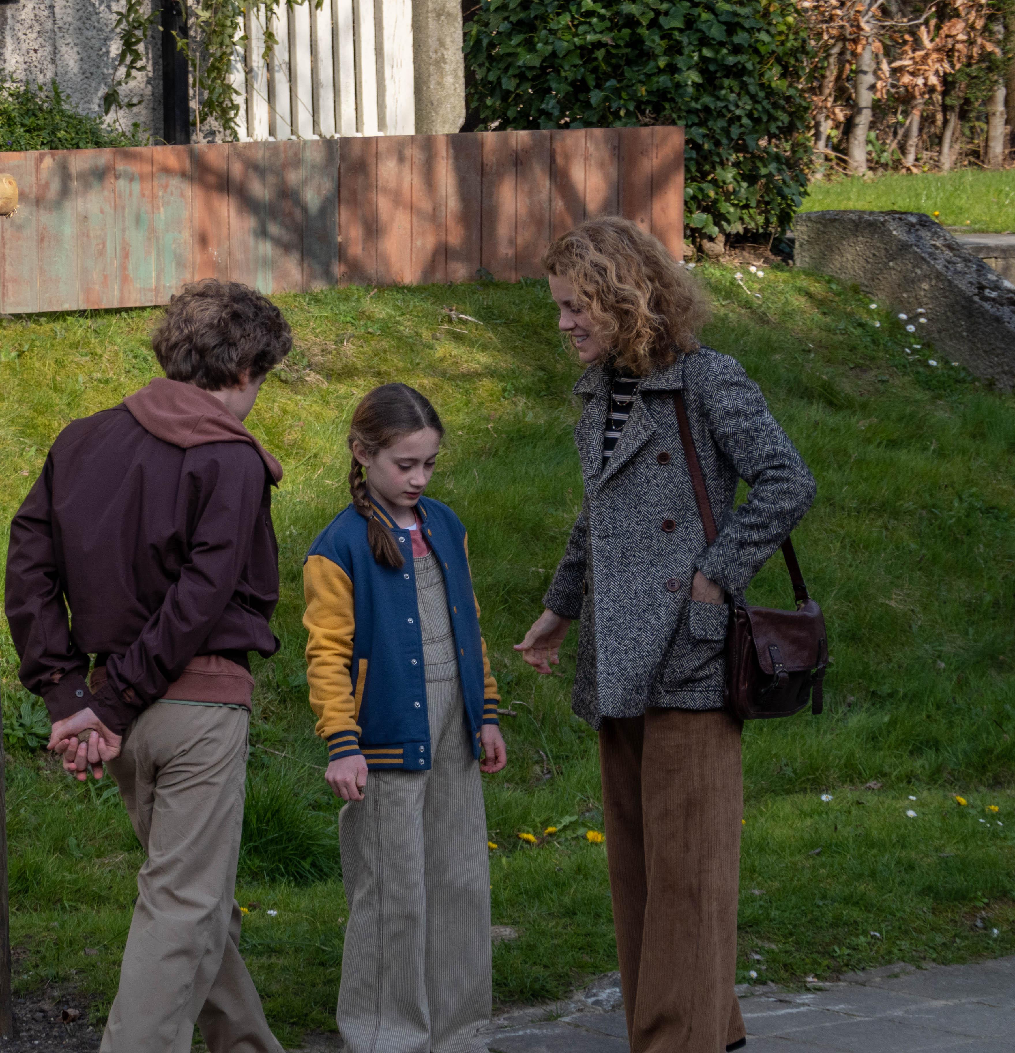 Katie McGovern, Lorenzo McGovern Zaini, and Mia McGovern Zaini on set of "Per Elisa - Il caso Claps."