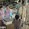 Kim Ki-chun, Jang Gyu-ri, Jeong Jae-kwang, Joon Seo, and Park Gyuyoung in Saikojiman Gwaenchanha (2020)