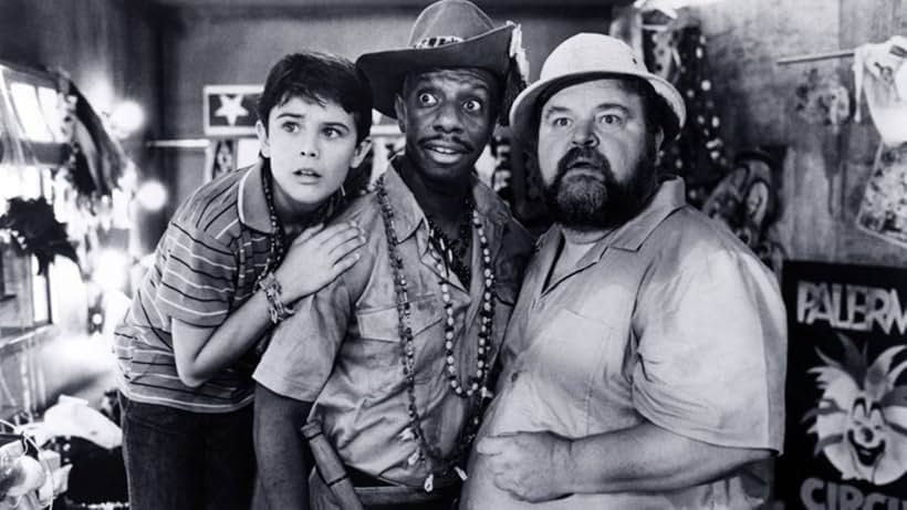 Dom DeLuise, David Mendenhall, and Jimmie 'JJ' Walker in Going Bananas (1987)