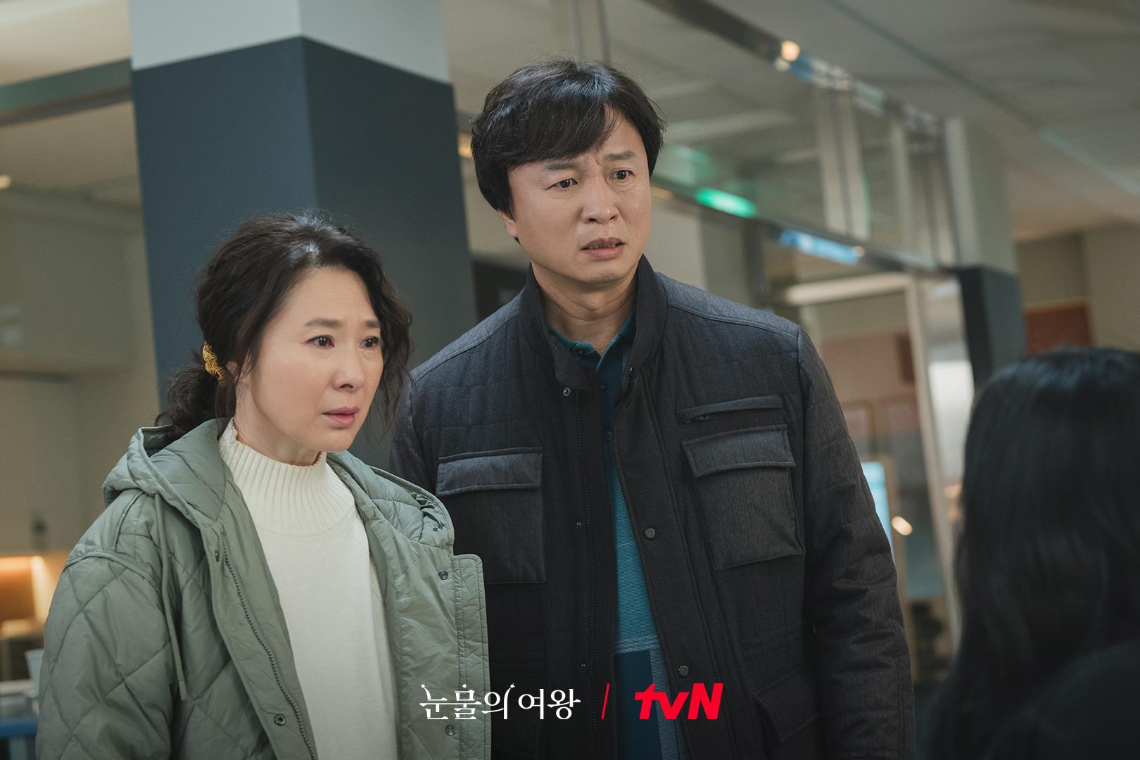 Jeon Bae-soo and Hwang Young-hee in Queen of Tears (2024)