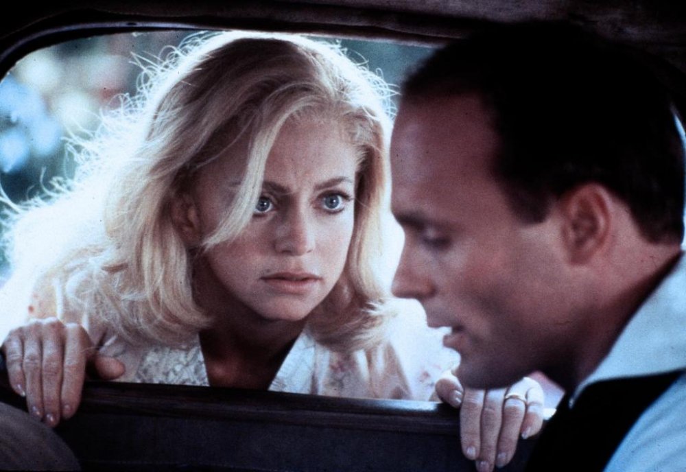 Ed Harris and Goldie Hawn in Swing Shift (1984)