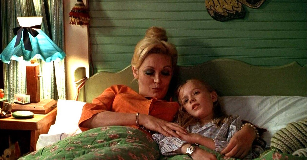 Cathy Moriarty and Evan Rachel Wood in Digging to China (1997)