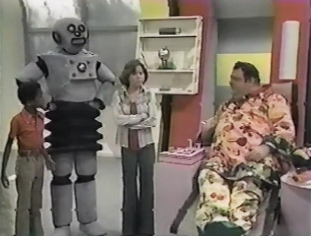 Leonard Bremen, Jarrod Johnson, Alice Playten, and The Krofft Puppets in The Lost Saucer (1975)