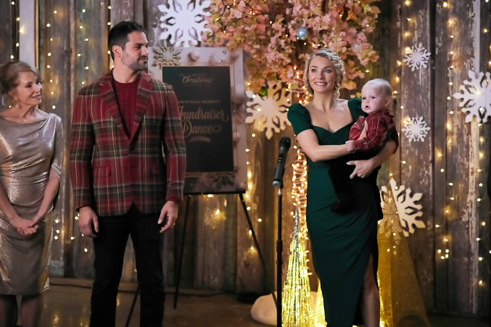 Karen Kruper, Preston James Rocha, Brant Daugherty, and Clare Bowen in #Xmas (2022)