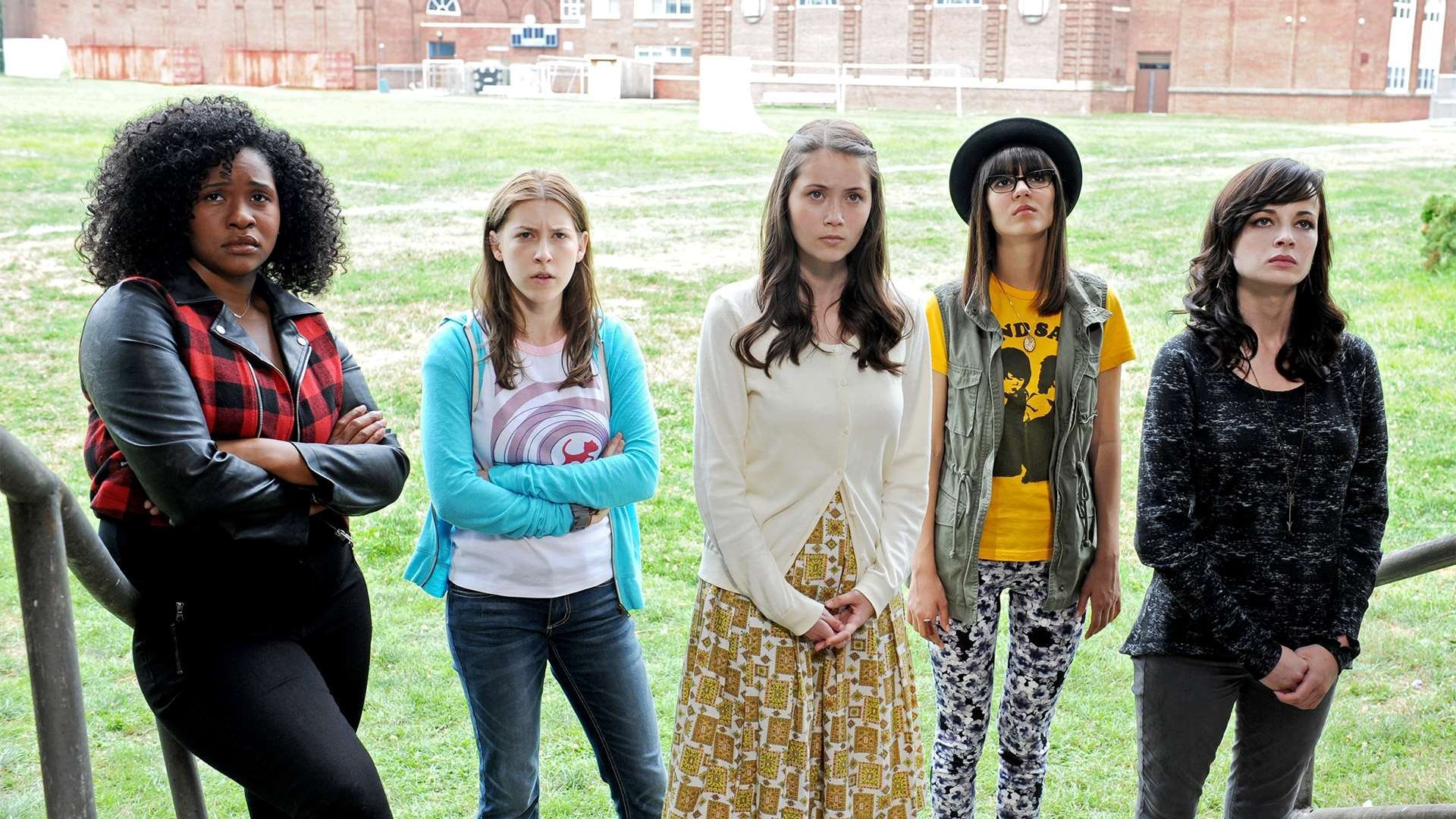 Eden Sher, Victoria Justice, Ashley Rickards, Katie Chang, and Jazmyn Richardson in The Outcasts (2017)