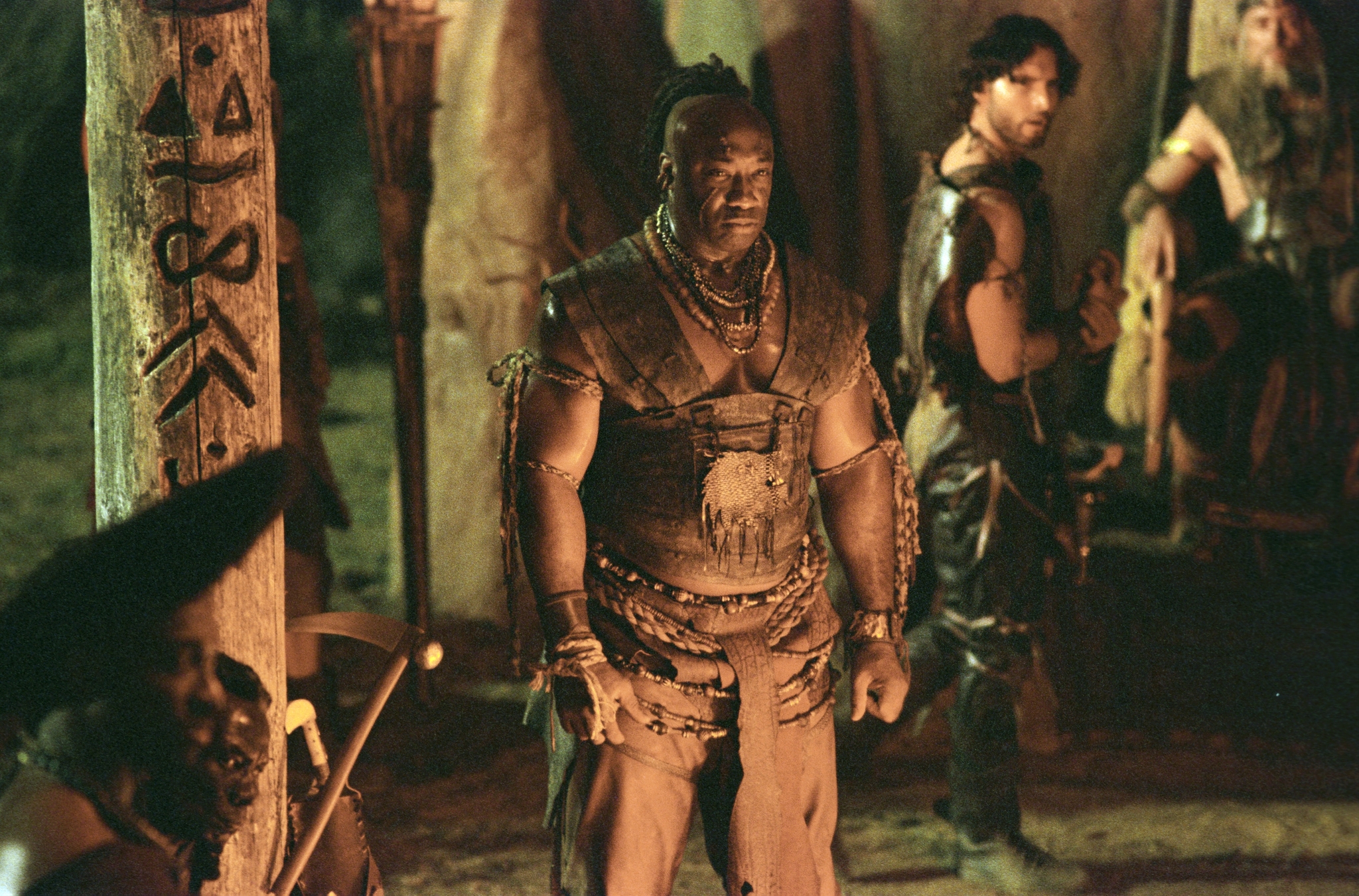 Michael Clarke Duncan and Peter Facinelli in The Scorpion King (2002)