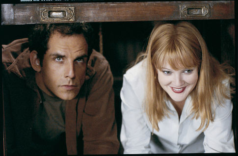 Drew Barrymore and Ben Stiller in Duplex (2003)