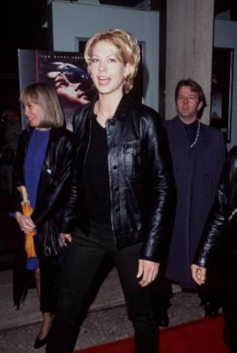 Jenna Elfman at an event for From the Earth to the Moon (1998)