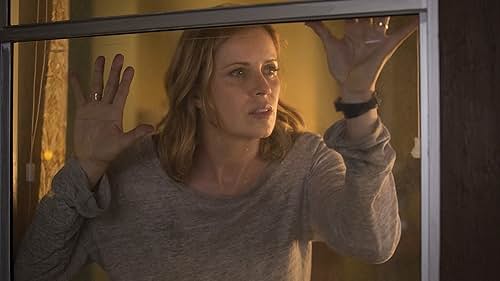 Kim Dickens in Fear the Walking Dead (2015)