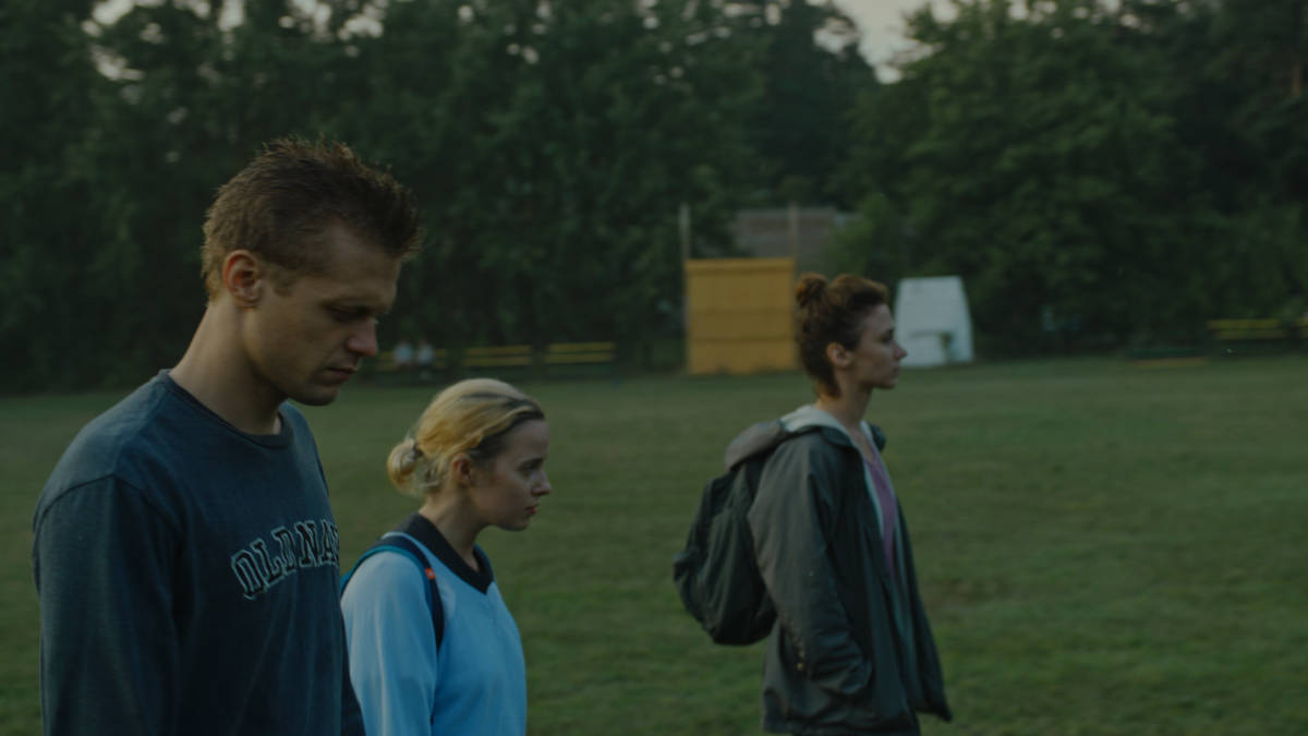 Paulius Markevicius, Gelmine Glemzaite, and Indre Patkauskaite in Summer Survivors (2018)