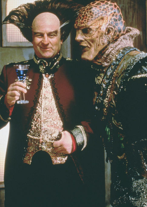 Peter Jurasik and Andreas Katsulas in Babylon 5 (1993)