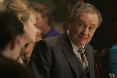 Jim Broadbent and Juliet Stevenson in When Did You Last See Your Father? (2007)