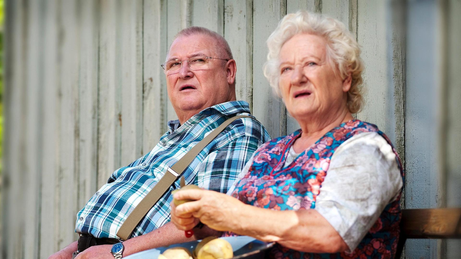 Carmen-Maja Antoni and Horst Krause in Krauses Hoffnung (2019)