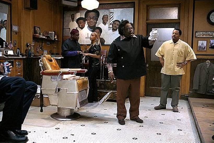 Ice Cube and Cedric The Entertainer in Barbershop (2002)