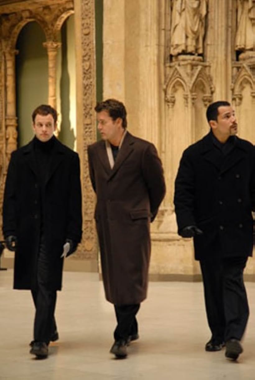 Ray Liotta, Jonny Lee Miller, and Franky G in Smith (2006)