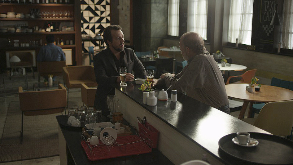 Arthur Kohl and Augusto Madeira in O Homem da Sua Vida (2017)