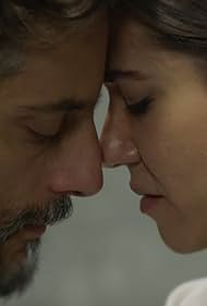 Joaquín Furriel and Elena Martínez in Devoción (2023)