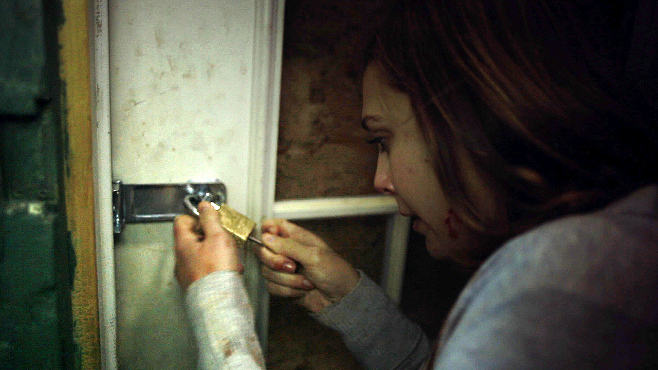 Elizabeth Olsen in Silent House (2011)