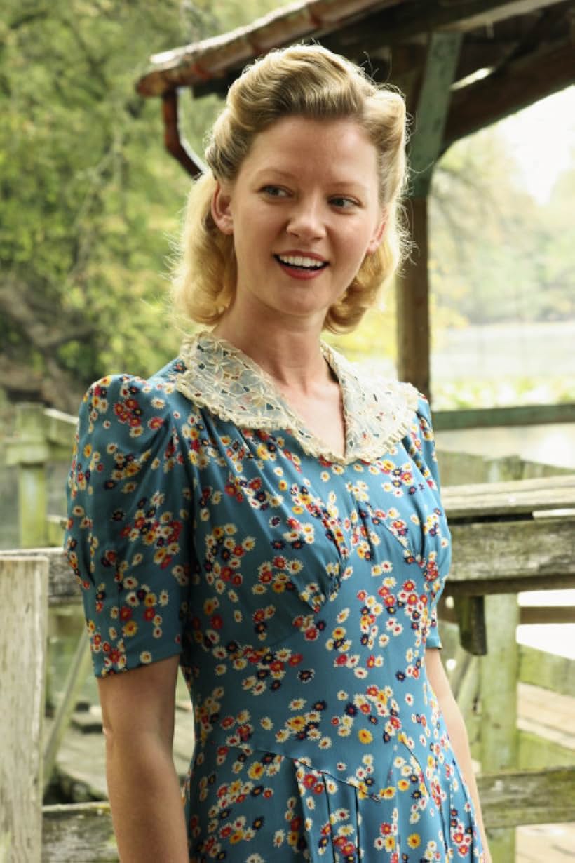 Gretchen Mol in The Valley of Light (2006)