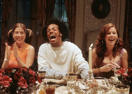 Tori Spelling, Kathleen Robertson, and Marlon Wayans in Scary Movie 2 (2001)