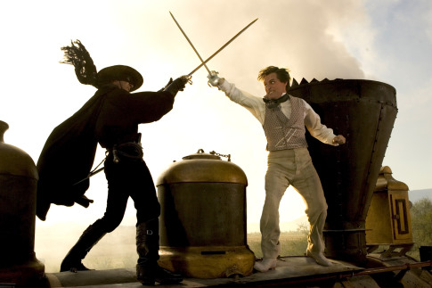 Antonio Banderas and Rufus Sewell in The Legend of Zorro (2005)