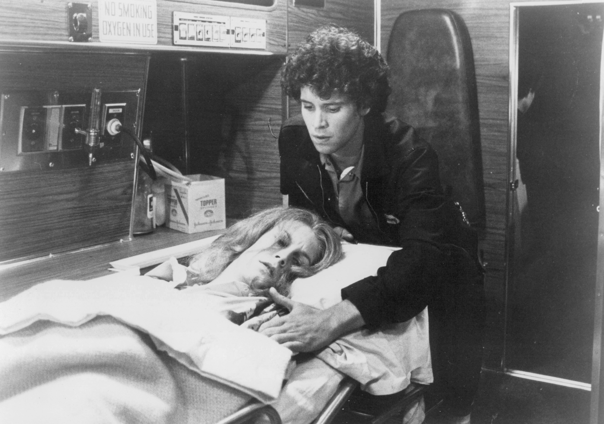 Jamie Lee Curtis and Lance Guest in Halloween II (1981)