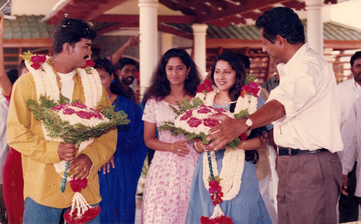 Kannukkul Nilavu (2000)