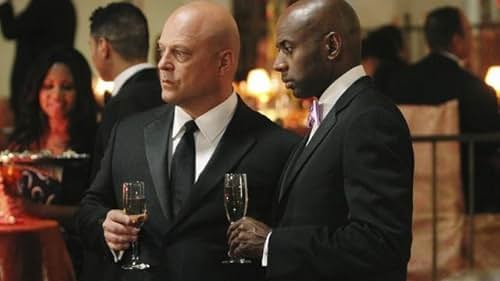 Michael Chiklis and Romany Malco in No Ordinary Family (2010)