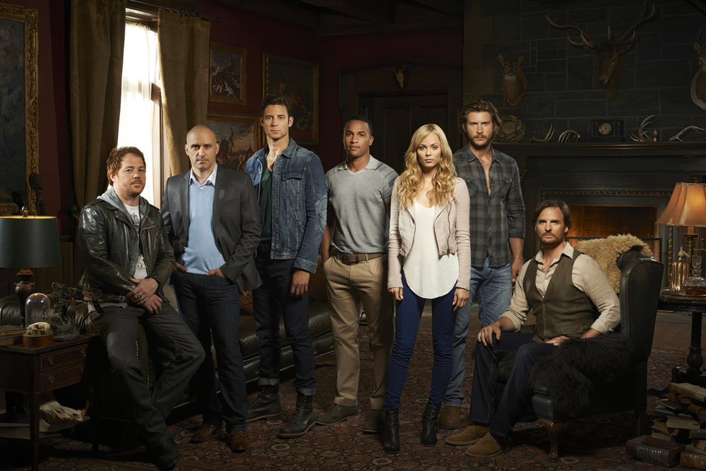 Greg Bryk, Joel Keller, Peter Myers, Paulino Nunes, Laura Vandervoort, Greyston Holt, Michael Xavier, and Steve Lund in Bitten (2014)