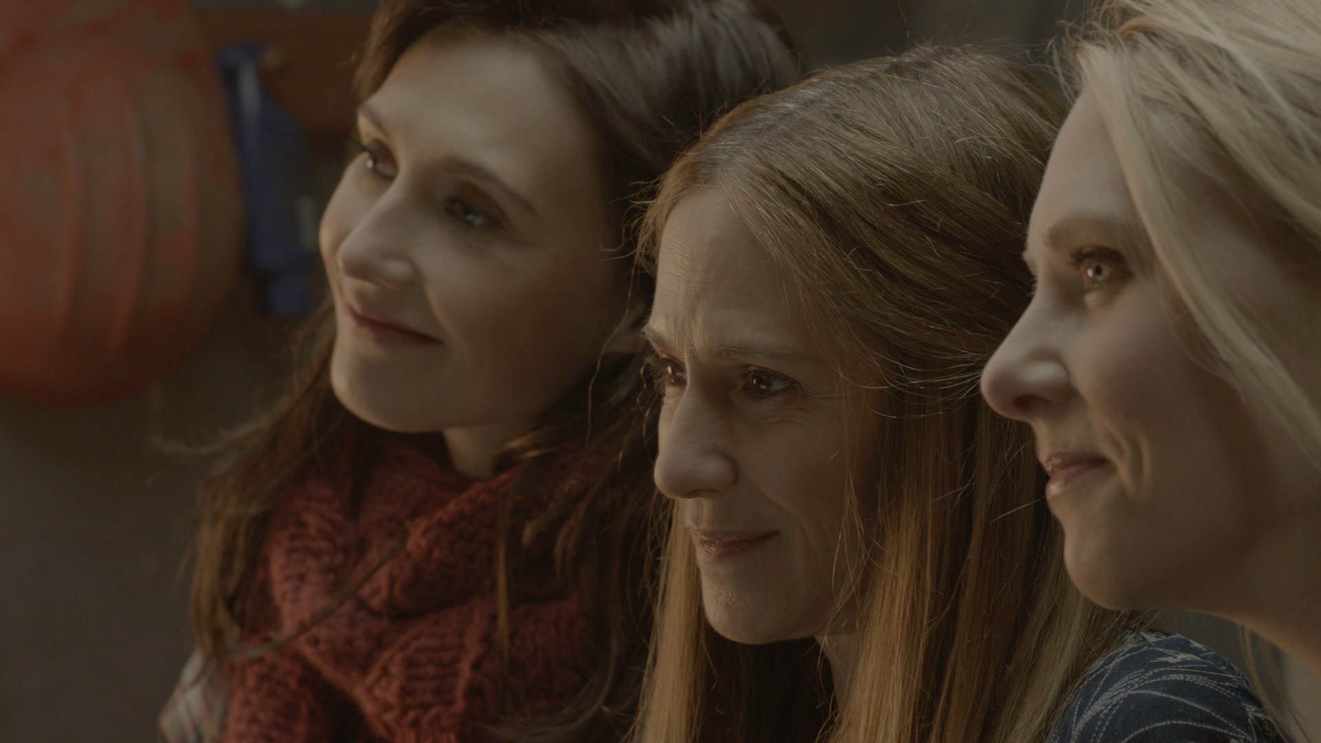 Holly Hunter, Carice van Houten, and Jelka van Houten in Jackie (2012)